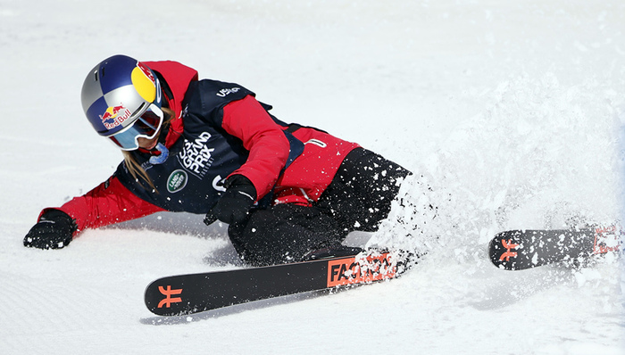 十天九战再添新伤无奈退赛，谷爱凌调整状态战冬奥