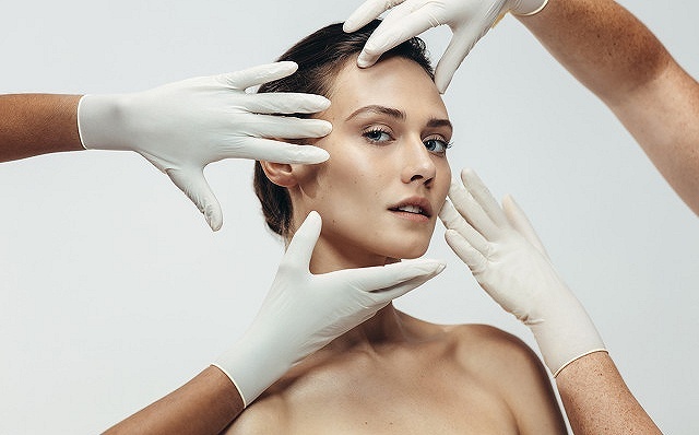 新氧2020年Q4及全年财报：
平均月活跃用户和付费机构双增长，打造技术、品牌、人才核心竞争力