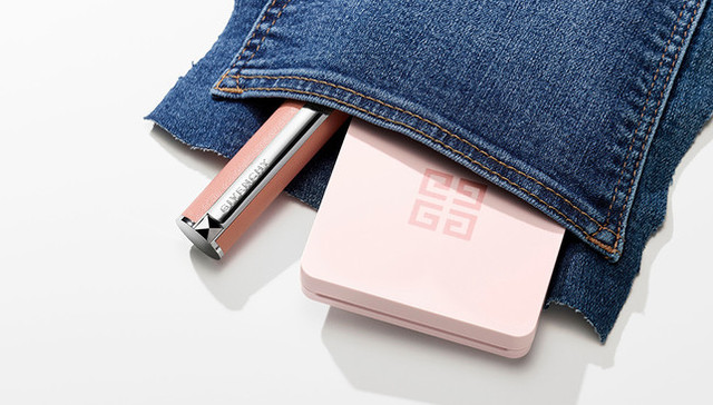 纪梵希大理石配色唇膏很清新，迪奥网眼Book Tote适合海边度假丨是日美好事物