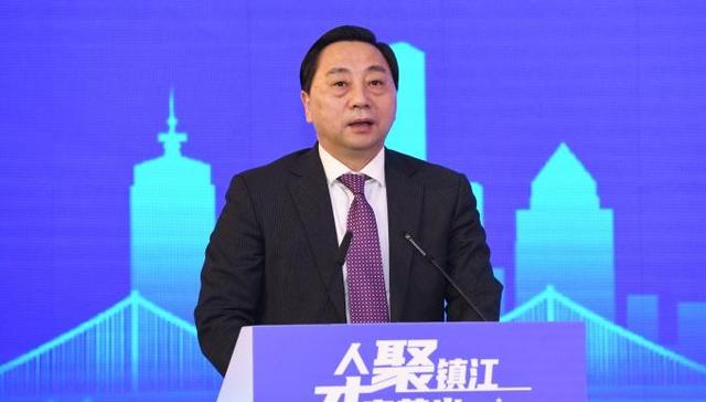 镇江新政全球“寻人”：5年内引进各类人才30万以上，顶尖人才资助1000万上不封顶