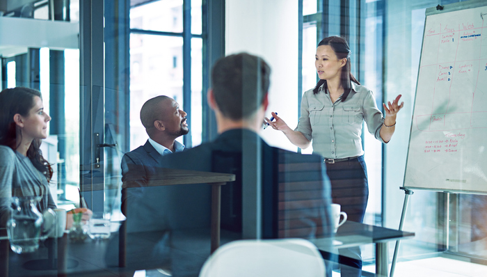 精英人才跳槽意愿强烈，职业发展遭遇瓶颈成跳槽首因