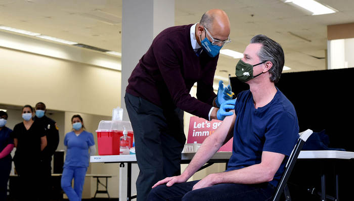 美国超1亿人接种新冠疫苗，但新增病例数回升恐面临第四波疫情