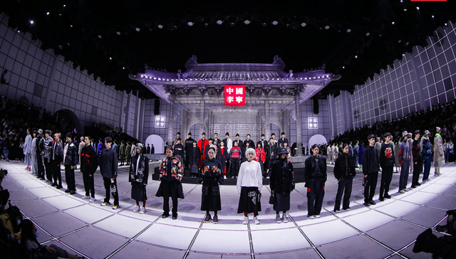 李宁秀场发布2021秋冬系列，国产运动品牌目标营收阶层式跨越