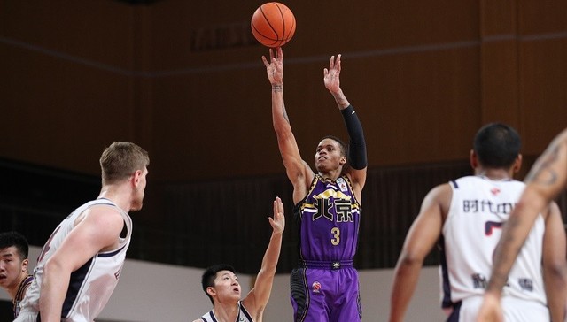 CBA新闻分析：约瑟夫·杨突遭停赛处罚为哪般？