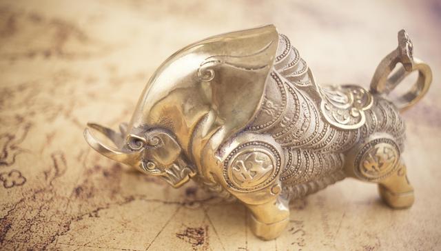 短线资金弃高就低，低位次新发力