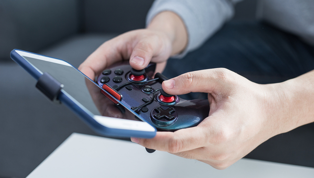 游戏手机,游戏本,电竞,旗舰手机,游戏体验,手机厂商,极客,返回键,MOBA,主机游戏