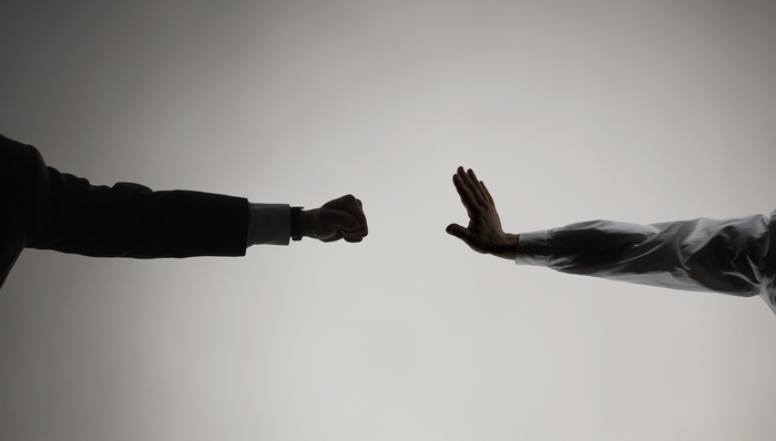 神车供应商缘何亏损？方正电机海外关联交易蹊跷