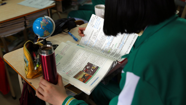 林毅夫：发展中国家文科生多，一个原因是文科教育成本相对低