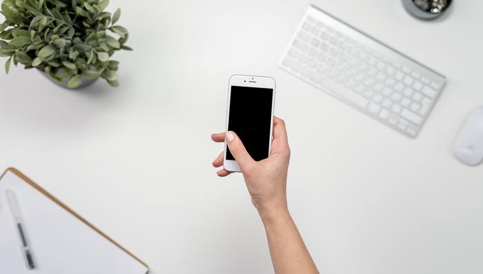 为什么再没有1999元的旗舰手机了？