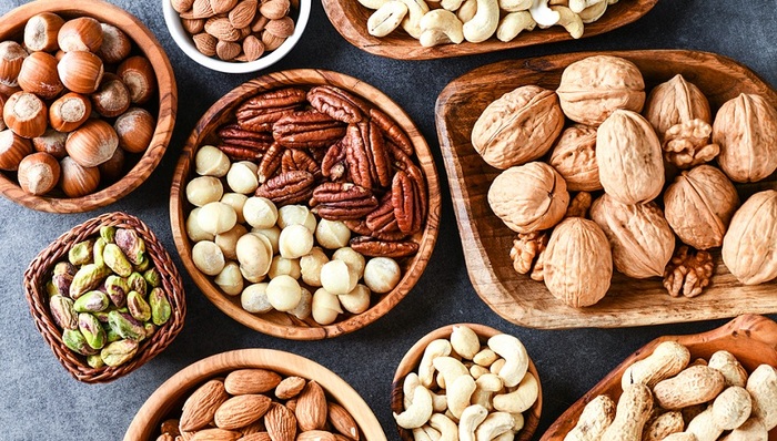 三只松鼠,洽洽食品,良品铺子,盐津铺子,来伊份,甘源食品