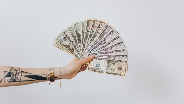 炫富,MCN,LV,XX,深网,宾利欧陆GT,迈凯伦,产业链,博主,法拉利