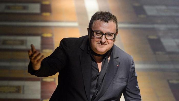 曾把Lanvin带上巅峰的时装设计师Alber Elbaz因新冠去世，享年59岁