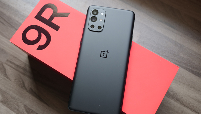 2999元起售，奥特曼代言的一加9R值得入手吗？