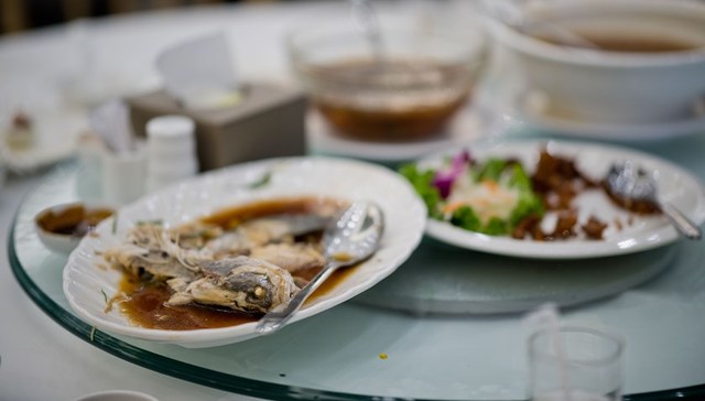 反食品浪费法获通过：点餐浪费将被收垃圾处理费