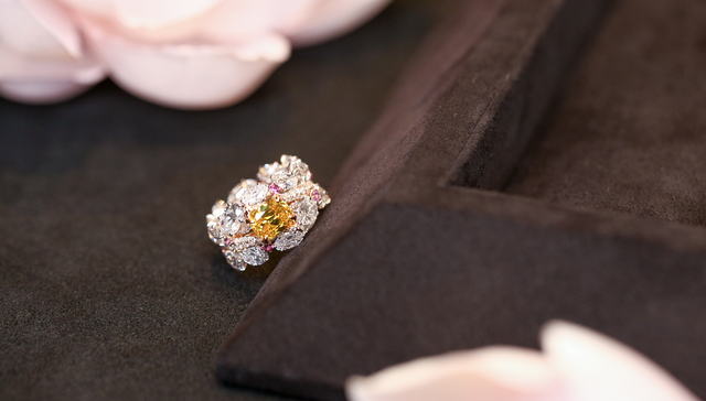 圣罗兰2021冬季女装系列锋芒毕露，CINDY CHAO传奇粉钻系列兼具艺术与收藏价值丨是日美好事物