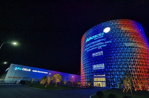 爱旭不“低调”，这家光伏电池龙头打算干什么？