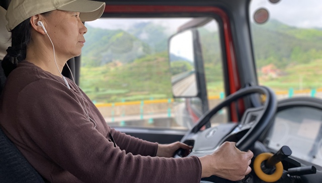 【特写】困在时间里的女卡车司机