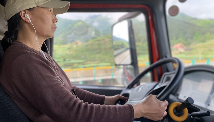 【特写】困在时间里的女卡车司机