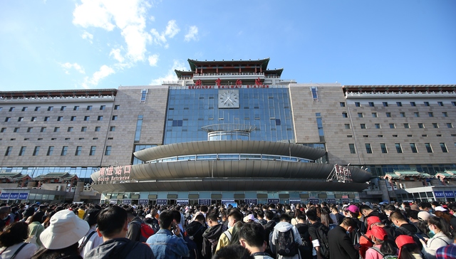 新华社评“五一”高铁晚点：地膜虽难预见，管理却可改善