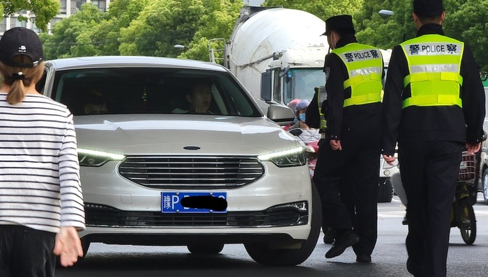 限行新规,实施,首日,上海,内环道路,交通流量,非机动车