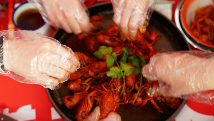 五五购物节,上海,消费,叮咚,饿了么,天猫超市,苏宁,小龙虾,南汇西瓜,外卖