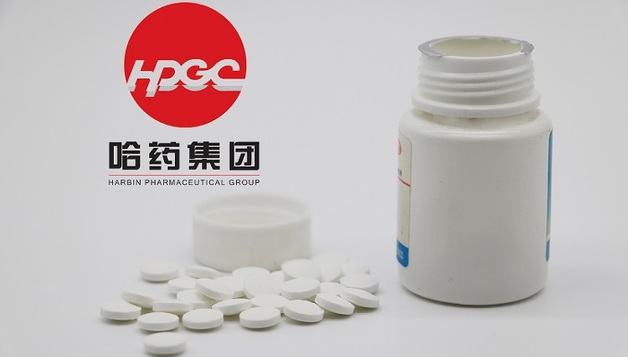 他曾一手打造“新盖中盖”等洗脑广告，如今因受贿千万被判刑