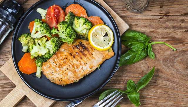 鸡胸肉、蛋白棒受捧，运动饮食品牌屡获亿元融资