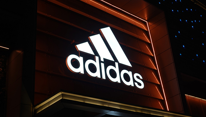 客户举报违法广告，阿迪达斯被罚五万元