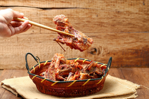 关注疫情，却被安利了东北鸡架？