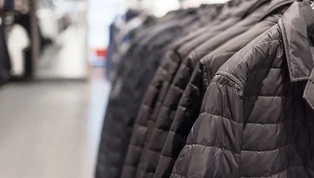 巨额欠款、多次“限高” 老牌羽绒服企业雅鹿的多重危机浮现