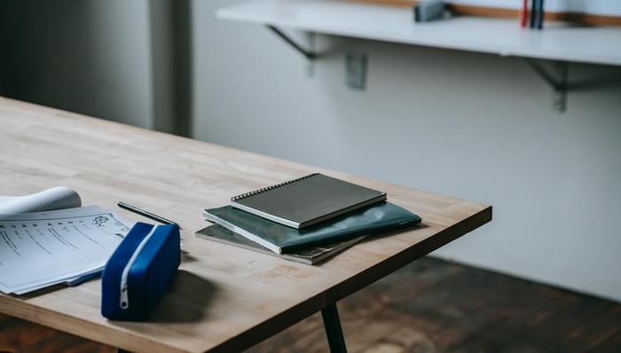 流量成本高企,行业竞争激烈,亏损