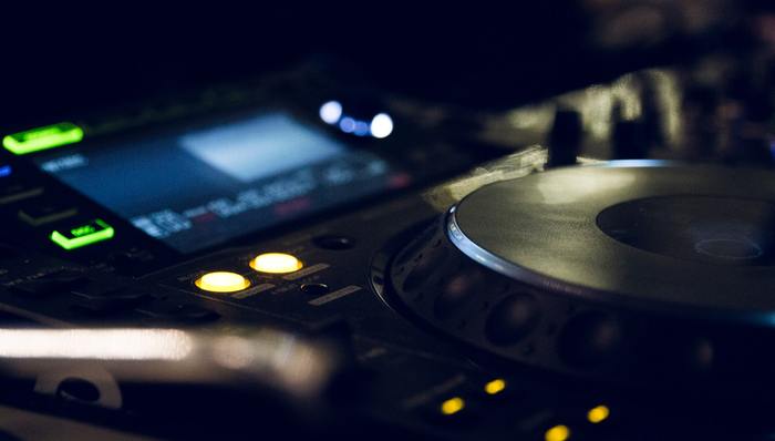 持续亏损,内容社区