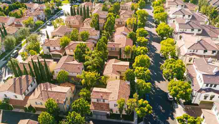 房价涨幅创十五年新高，美国房地产市场有多危险？