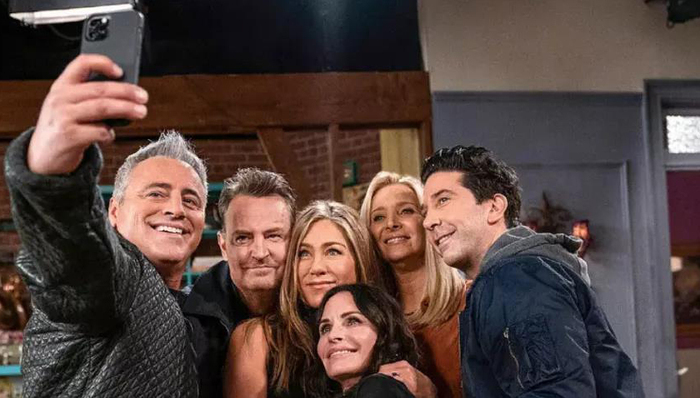 优爱腾为何同时狙击B站