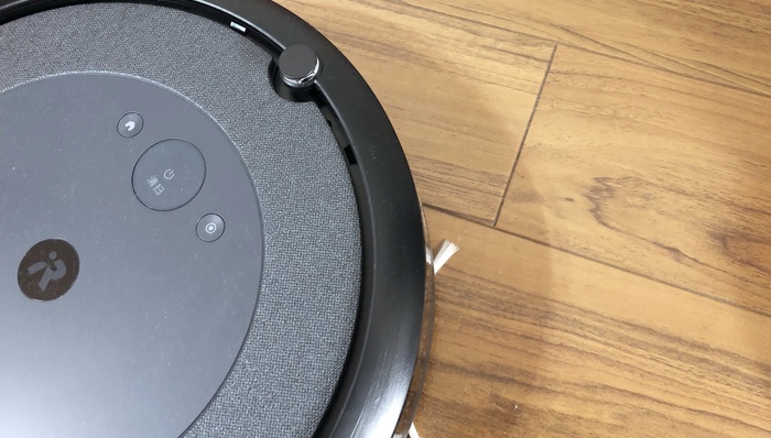iRobot Roomba i4+扫地机器人体验：颜值提升，自动倒垃圾成亮点