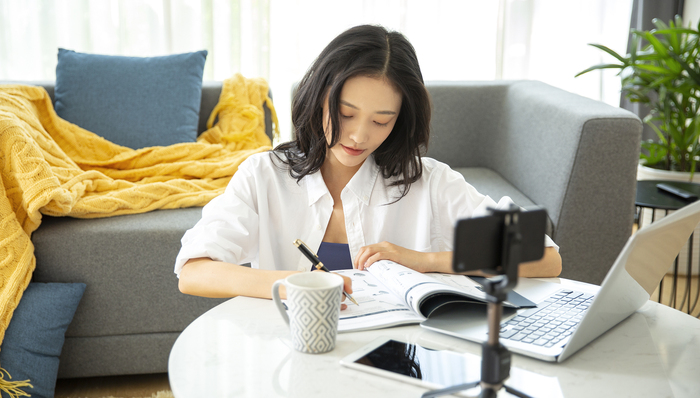 直播短视频成职场人“斜杠”主渠道，泛知识创作者持续增长