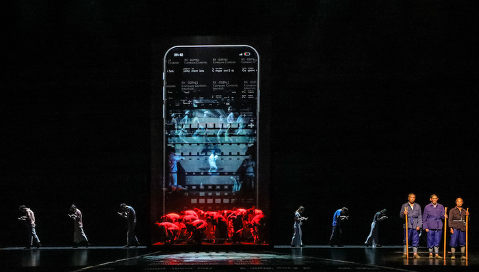 张艺谋,2047,观念演出,对话,寓言,科技,京剧,街舞,别克