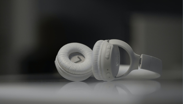 内容社区,版权,亏损30亿,社交