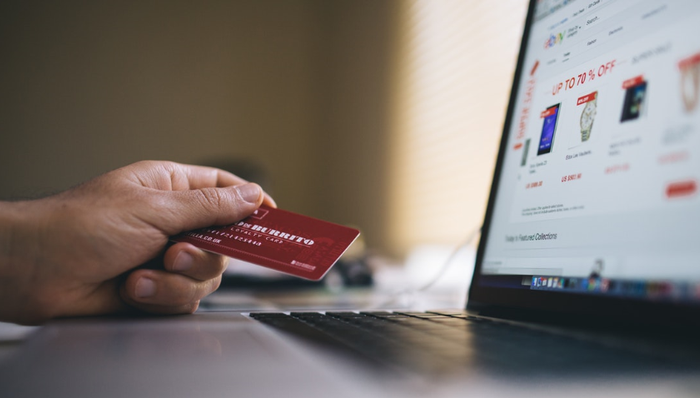 烧钱营销,广告植入,小众平台