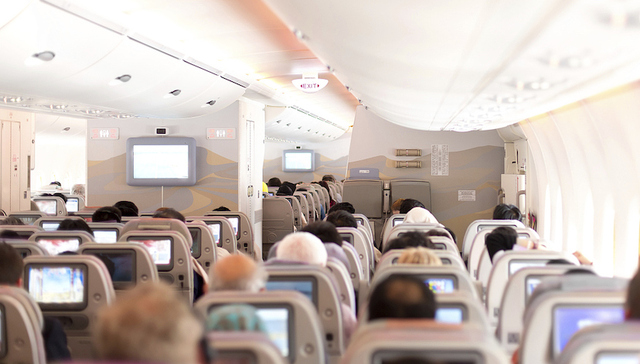 飞国内航线的我们，离舒适的飞行到底有多远？｜文旅新一线