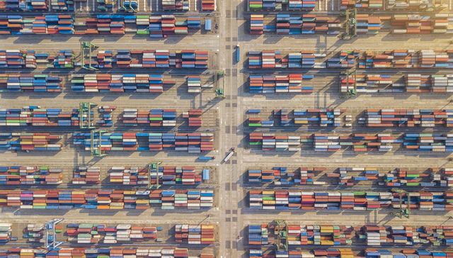 运价涨不停、缺箱问题严重，航运公司收益集体水涨船高