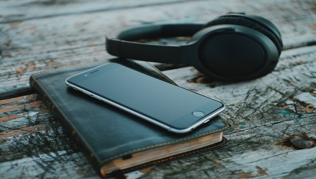 播客，大厂，资本市场，长音频