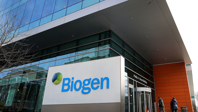 近二十年首个新药在争议中获批，阿尔茨海默病是否迎来转折？|新药界