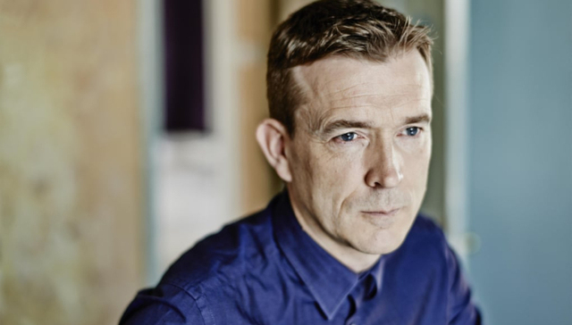 英国作家大卫·米切尔：这个世界仍以为自闭症患者没有情感