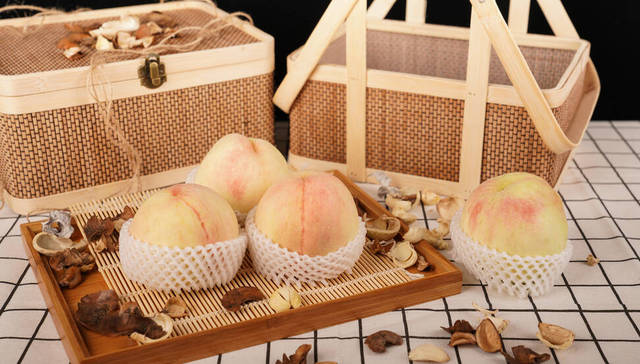 每日优鲜，叮咚买菜，IPO