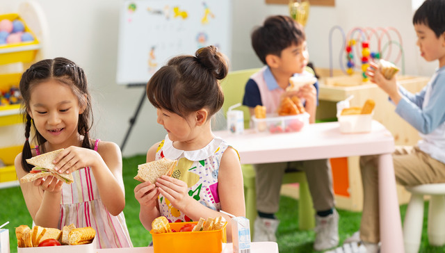 暴雷,问询函,早教,业绩变脸