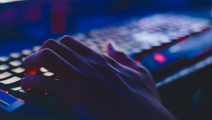 虎牙,斗鱼,侵权