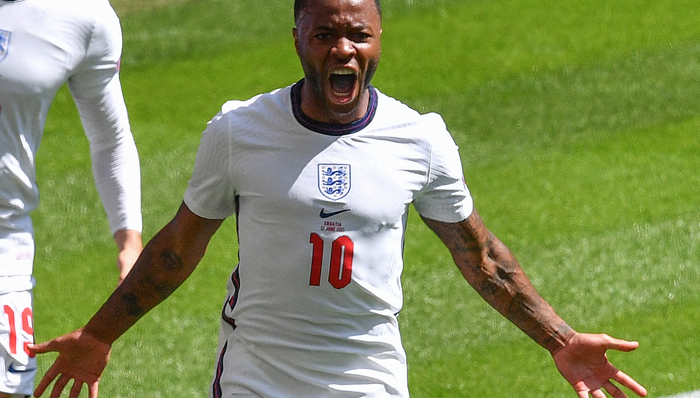 “快乐男孩”斯特林建功，英格兰1-0复仇克罗地亚