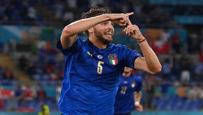 欧洲杯早报 | 意大利3-0瑞士提前出线并创纪录，贝尔归来助威尔士取首胜