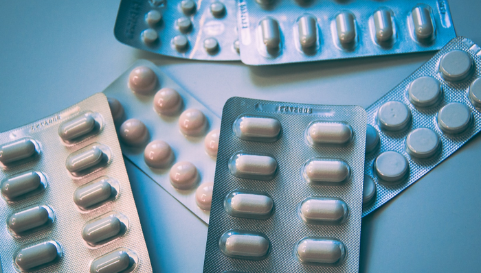 业绩增长,股价低迷